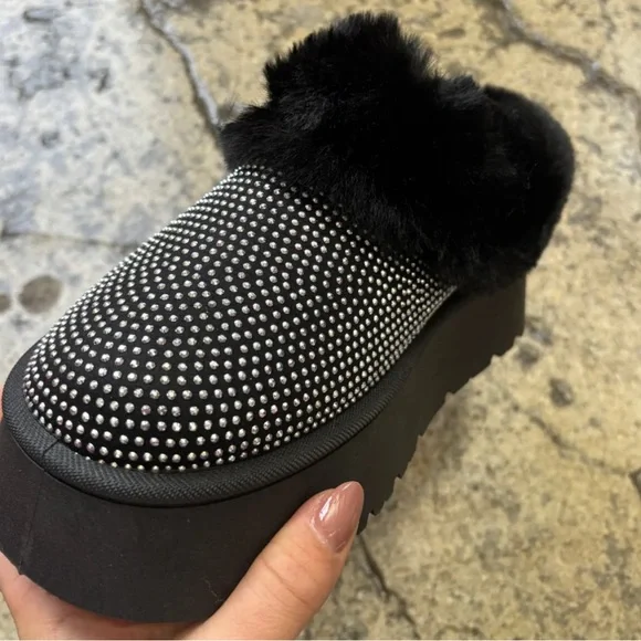 NEW ADORABLE RHINESTONES PLATFORM FAUX FUR BLACK SHOES - Picture 6 of 6